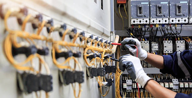 Professional Electrician technician working in Kentland, IN